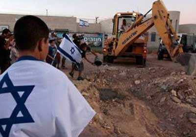 لقطة أرشيفية لبناء مستوطنات يهودية جديدة في الضفة